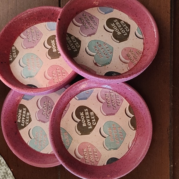 Pink Heart Patterned Plates Set - Picture 3 of 4